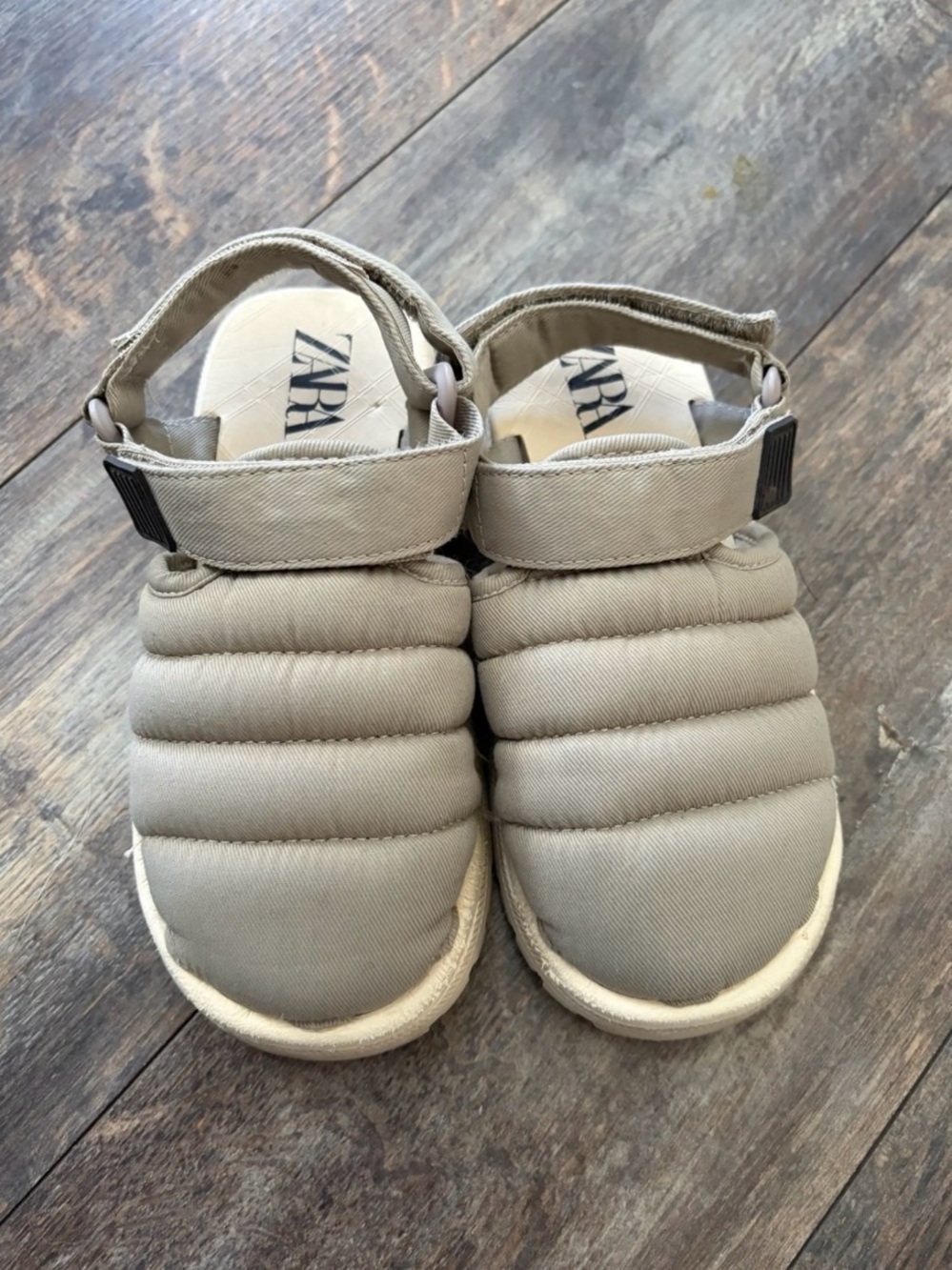 ZARA Kids Quilted Padded Slippers in Light Beige stock (14)